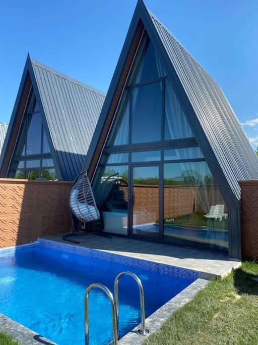 فندق Triangle Life Suit كارتيبي المظهر الخارجي الصورة
